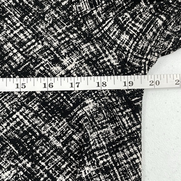 J. Jill Wherever Collection Stretch Asymmetrical Shark Bite Hem Pull Over Top - Picture 10 of 12